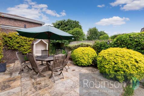 11 Silvertrees Drive-15
