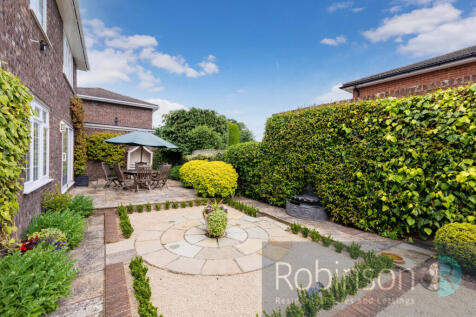 11 Silvertrees Drive-13