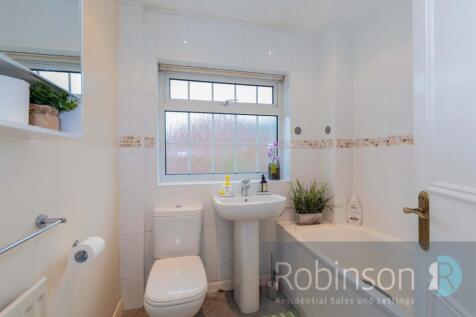 15 Lyneham Gardens-12