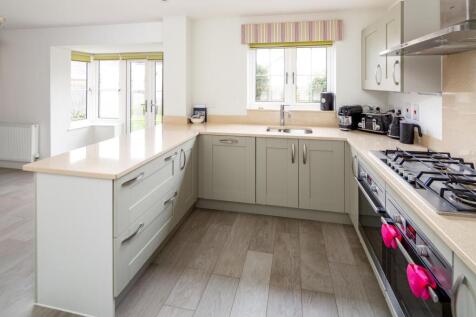 11-kitchen.jpg