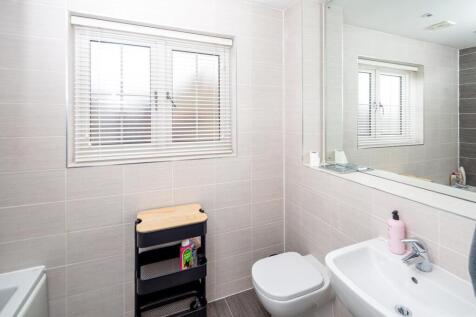 17-bathroom.jpg