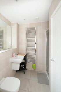 21-en-suite vertical 1.jpg