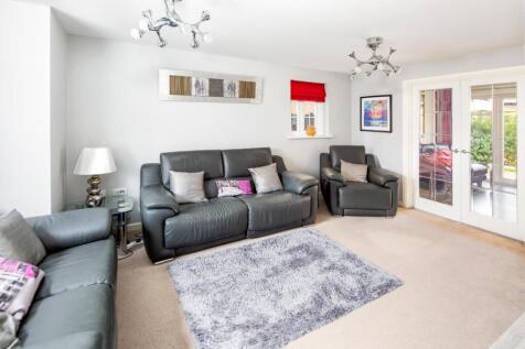 05-living room.jpg