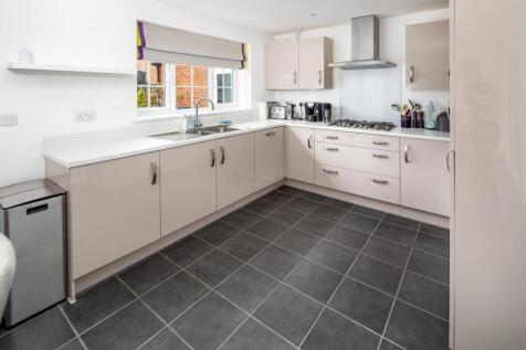 11-kitchen dining family.jpg