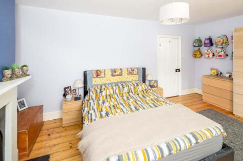 20-bedroom.jpg