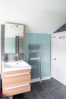 26-bathroom vertical_.jpg