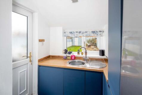 13-kitchen.jpg