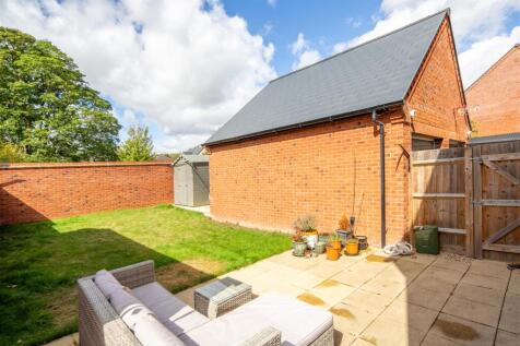 17-rear garden.jpg