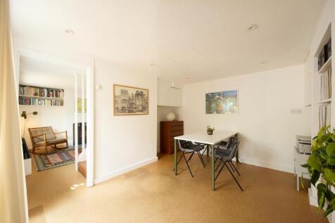 Dining room 02 copy.jpg