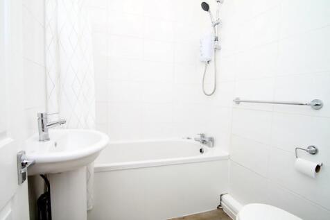 Bathroom with Electr