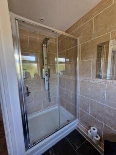 ensuite.jpg