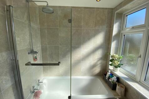 bathroom 2.jpg