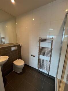 ensuite.jpg