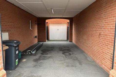 garage.jpg