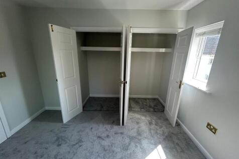 wardrobe.jpg