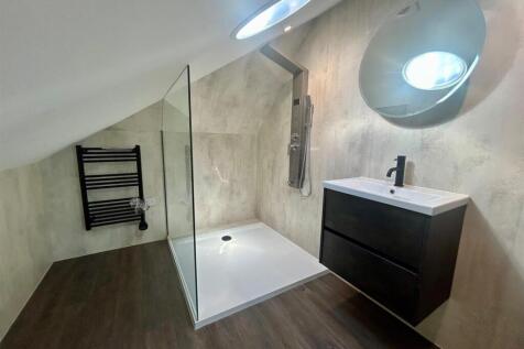 ensuite.jpg
