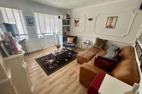 lounge 3.jpg