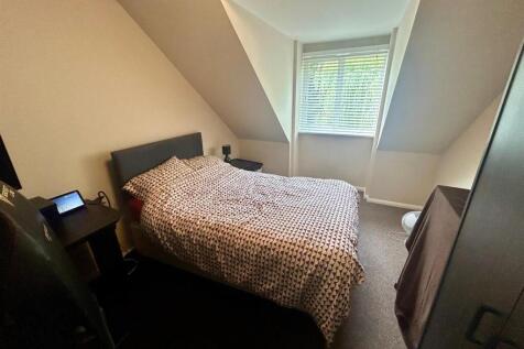 bed 1.jpg