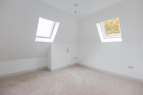 3 Heath Park Road PHF-HRNWM8.jpg
