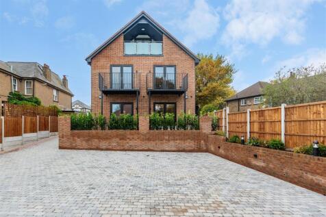 3 Heath Park Road Externals-HRNWM7.jpg