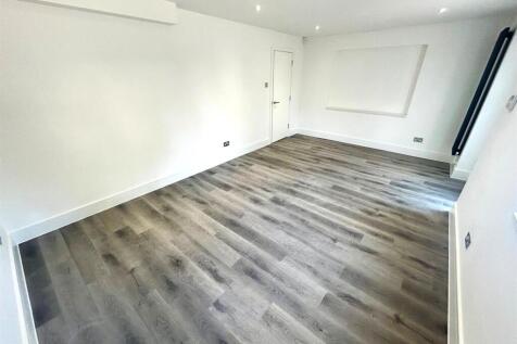 Lounge 2.jpg - edited.jpg
