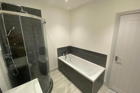 bathroom 2.jpg