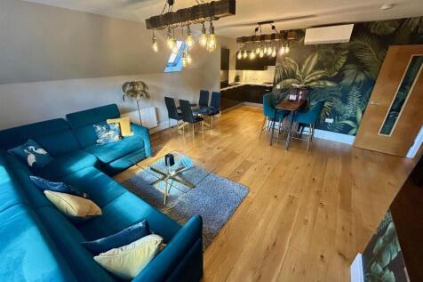 lounge 1.jpg