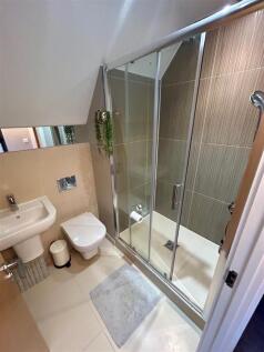 ensuite.jpg