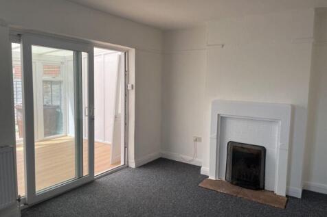LOUNGE CARTER DRIVE - Copy.jpg