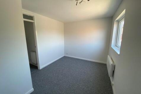 17 bennions bedroom 2.jpg