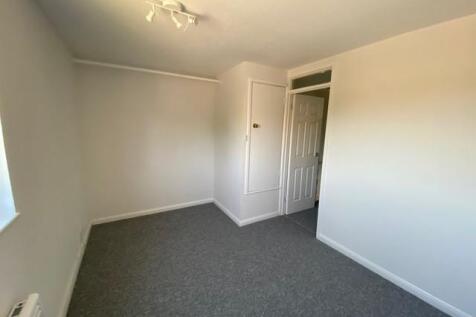 17 Bennions bedroom.jpg