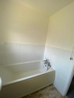 17 Bennions bath.jpg