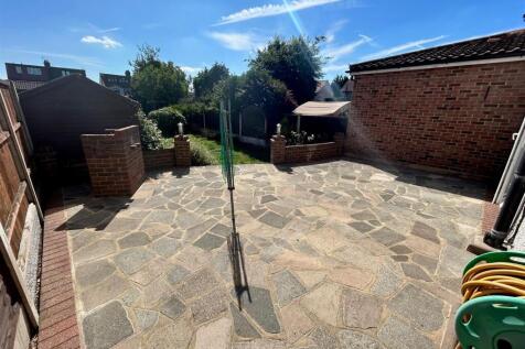patio 1.jpg