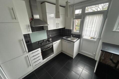 kitchen 2.jpg