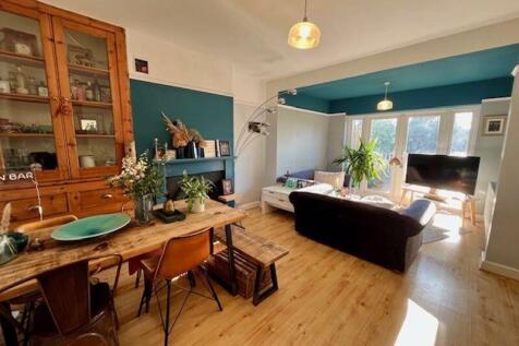 LOUNGE/DINER