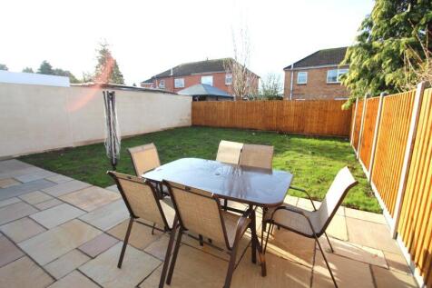 COMMUNAL REAR GARDEN