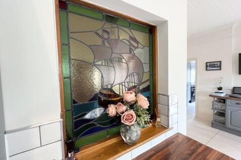 FEATURE WINDOW