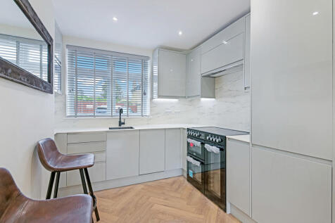 NEWARK ROAD,63A -...