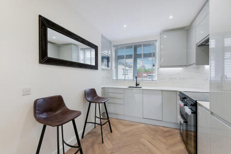 NEWARK ROAD,63A -...