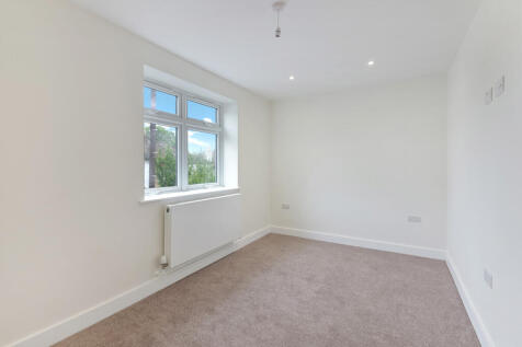 NEWARK ROAD,63A -...