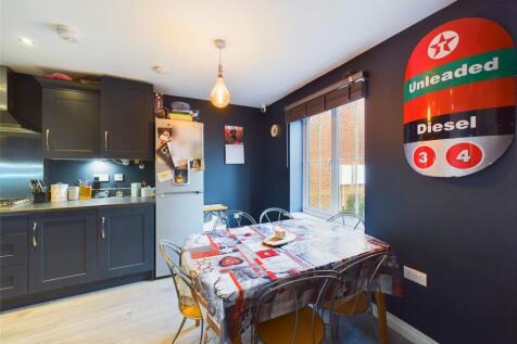 Kitchen / Dining