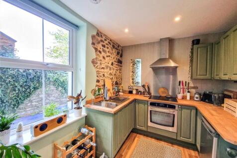 Garden Flat Kitchen