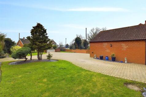 Garden/Driveway