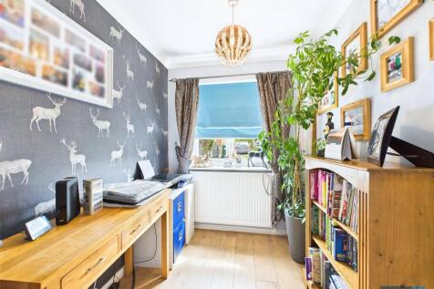 Bedroom/Office