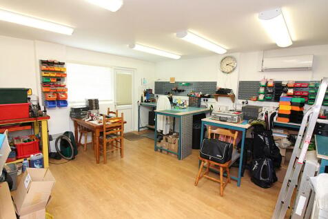 Double Garage/Workshop