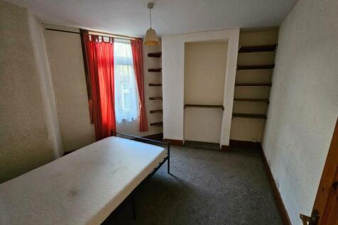 Bedroom 1..jpg