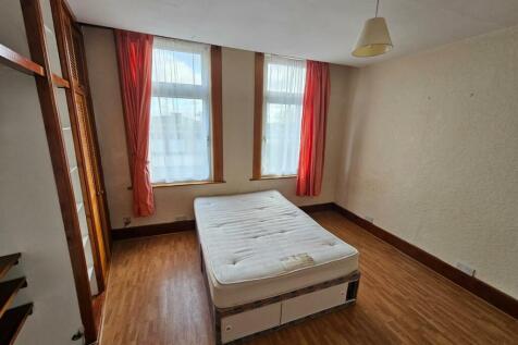 Bedroom 2..jpg
