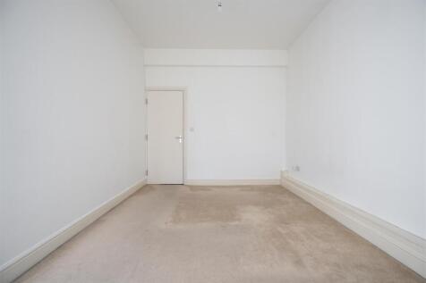 Studio Room