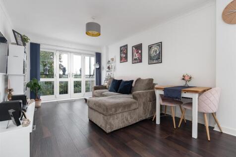 Living/Dining Area