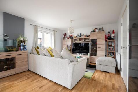 Open Plan Living/Dining Area